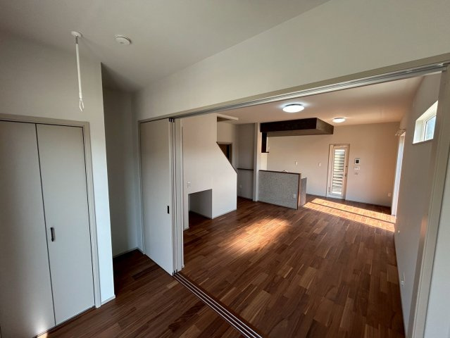 【居間・リビング】 | 南区上ノ郷1丁目　新築戸建て