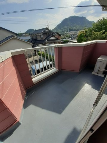 クレストール亀山のバルコニー|開放的で明るい空間を演出してくれるバルコニーです