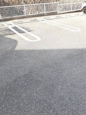 シェーンブルンＢの駐車場|駐車場完備です