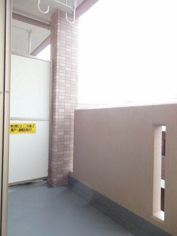 グランツ大町のバルコニー|お洗濯にも便利なバルコニー付き