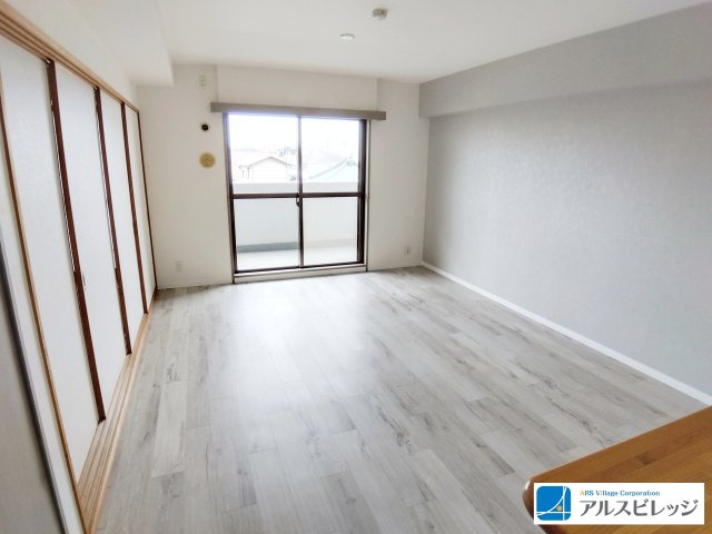 ダイアパレス川越新河岸の居間・リビング|南東向きにつき陽当たり良好