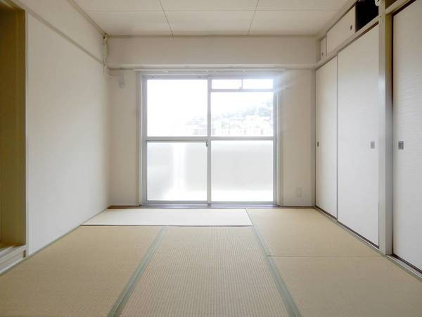 ビレッジハウス畑賀2号棟の居間・リビング|ビレッジハウスの同一物件・同一タイプの間取りの写真です