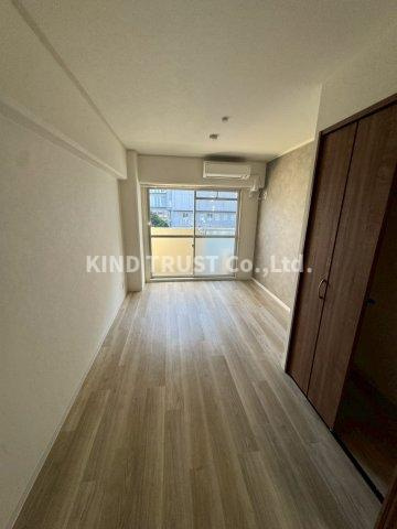 扇町第2マンションの居間・リビング|こちらの居間で趣味の時間をお楽しみください