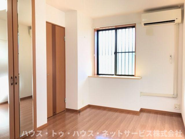 クレメント駒木Ｃの洋室