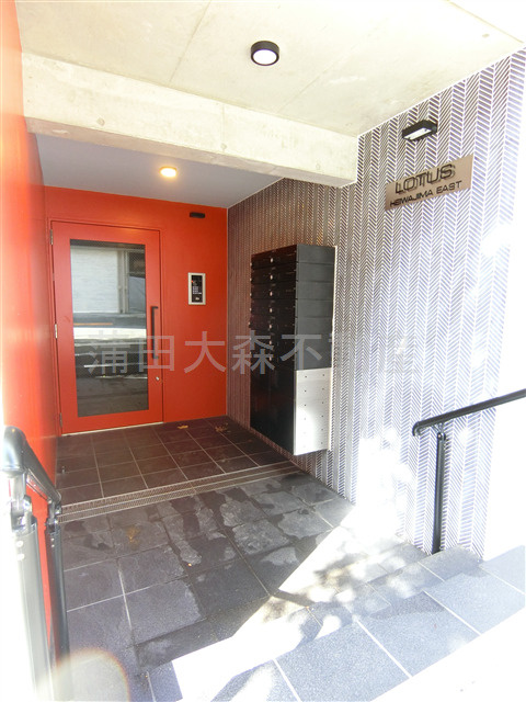 ロータス平和島Eastイーストのエントランス