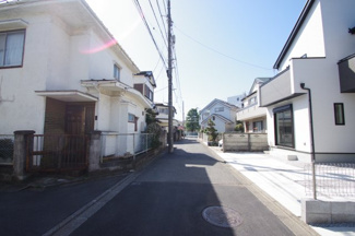 【前面道路含む現地写真】