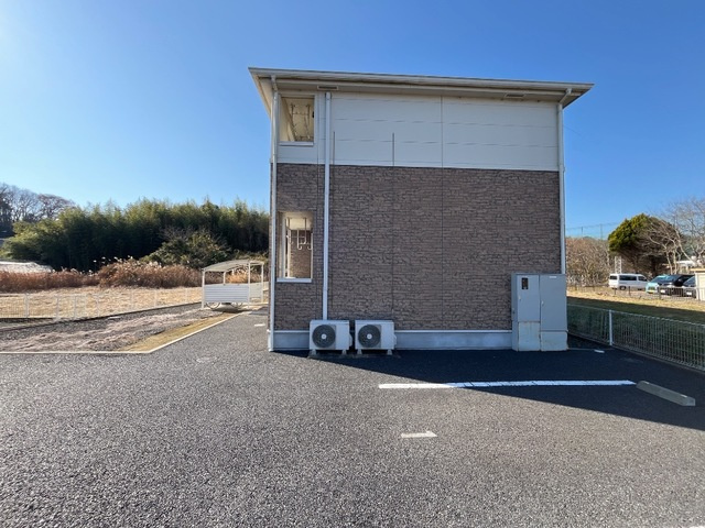 サン　フォレスタの駐車場