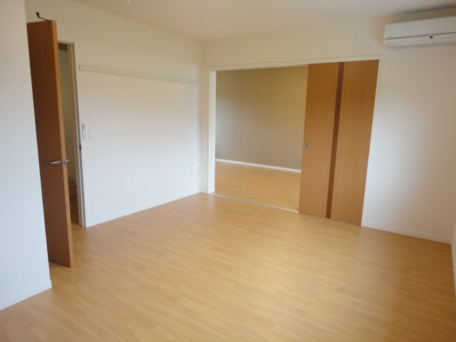 サン　フォレスタの寝室|洋室