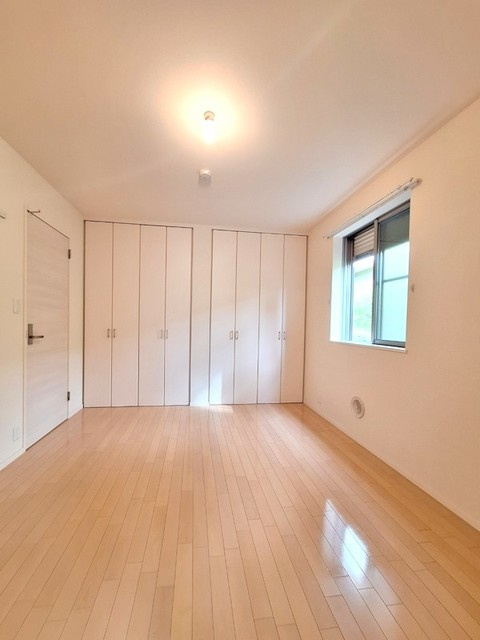 ＳＵＮ　ＣＲＥＳＴ　サンクレストの寝室|★6.1帖の洋室★