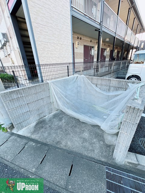 スクエアコートの駐車場