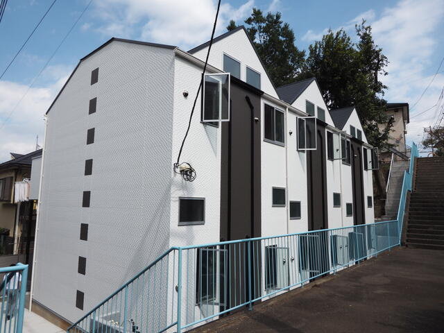 川崎市多摩区栗谷３丁目のアパートの外観