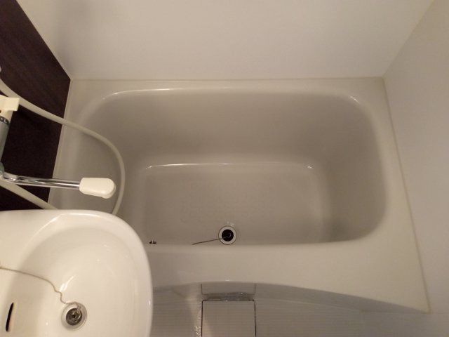 川崎市多摩区栗谷３丁目のアパートの浴室