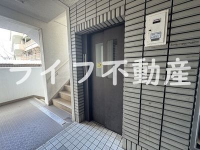 オーバン石切のエントランス|ゆとりのあるエントランスです