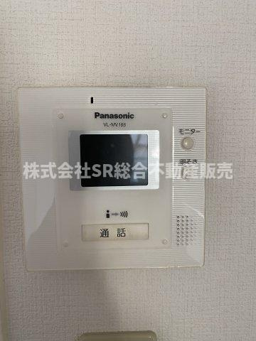 上六万寺町中古戸建の防犯設備|モニター付きインターホンがあり女性やお子様にも安心です！