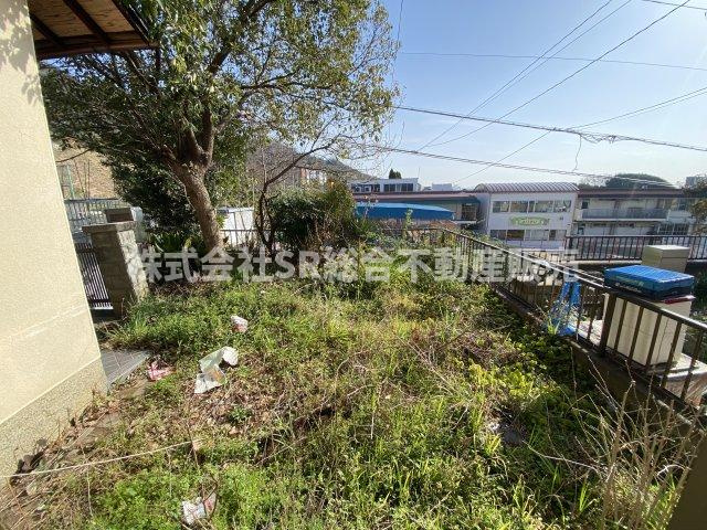 上六万寺町中古戸建の庭|お子様の遊び場、BBQ等に使用できる庭があります！休日ご家族で過ごす時間が増えます♪