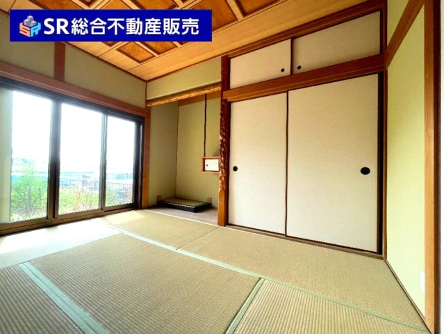 上六万寺町中古戸建の収納|和室らしい床の間もあり、押入は容量たっぷりあります！