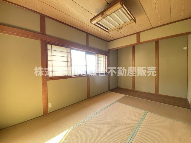 上六万寺町中古戸建の寝室|寝る時は布団派の方にはピッタリのお部屋です！