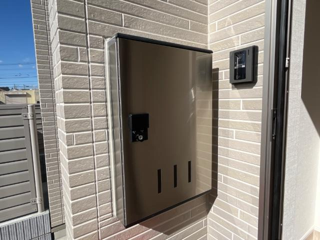仮）水戸市笠原町字下組新築アパートA棟のその他|宅配BOX（イメージ）