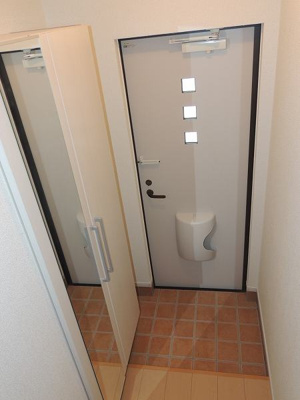 【玄関】 | ベリーヒルズＡ | 玄関