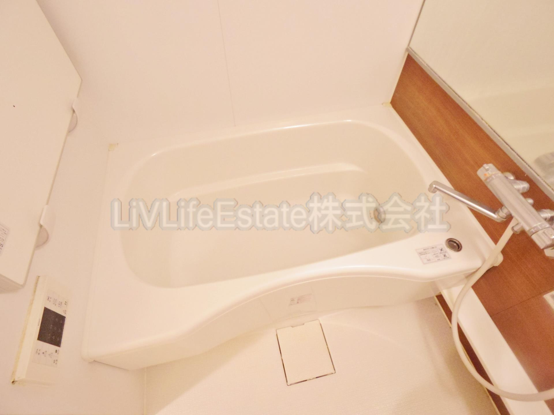 西東京市新町２丁目のアパートの浴室