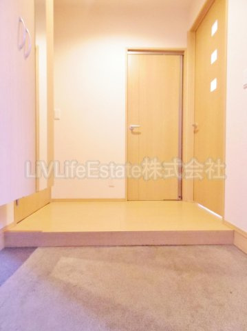 西東京市新町２丁目のアパートの玄関