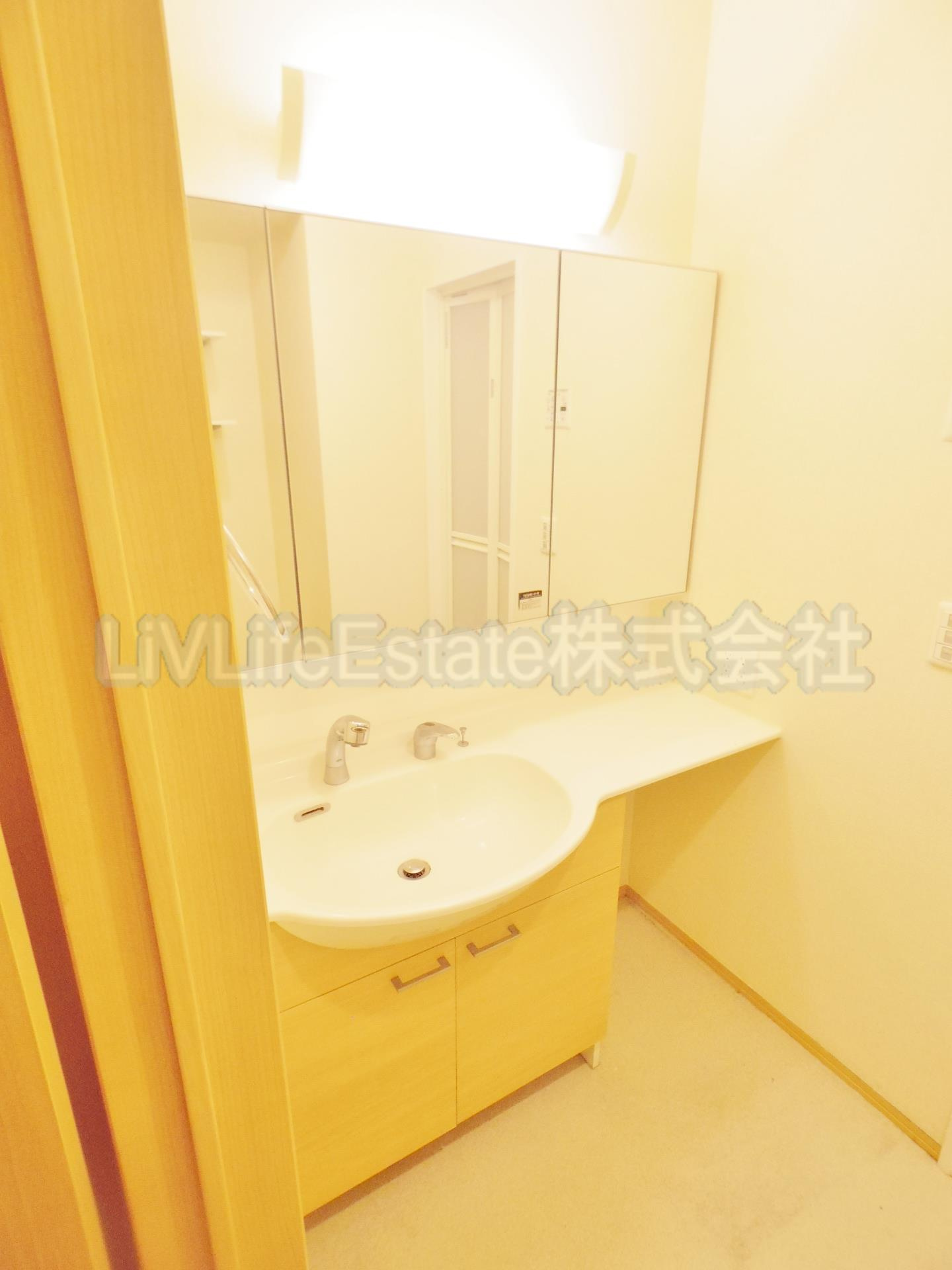 西東京市新町２丁目のアパートの洗面所