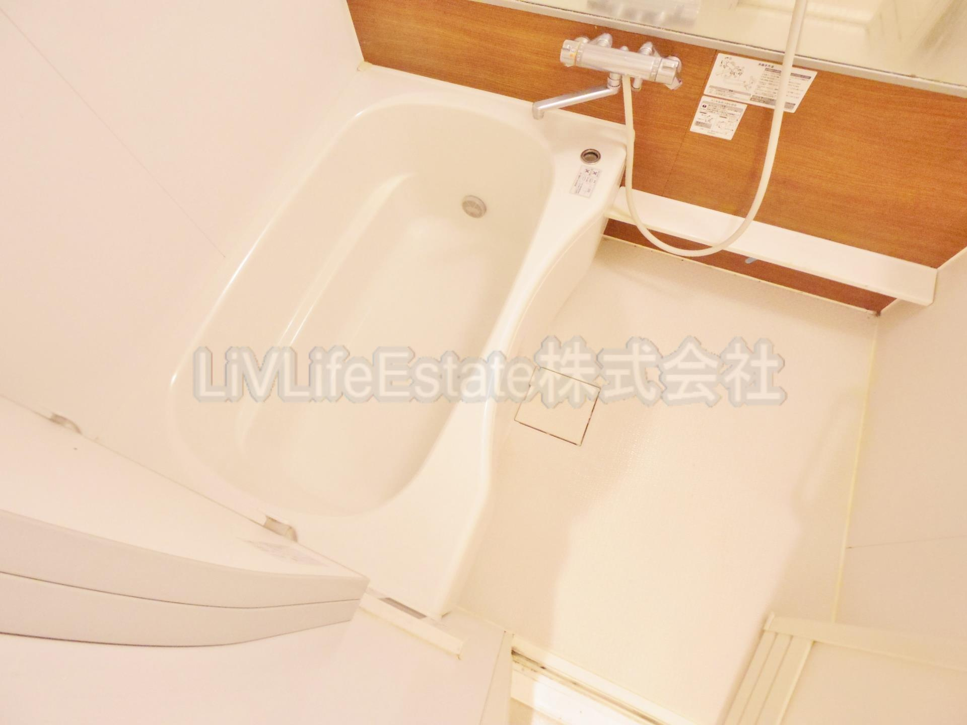 西東京市新町２丁目のアパートの浴室