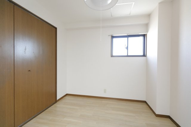 ロジュマン松本の洋室