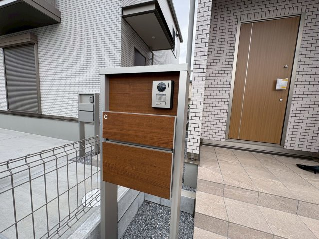 フォレスト本八幡の玄関