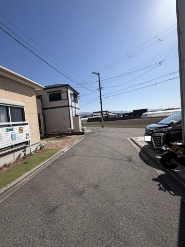 神須屋町　戸建ての前面道路含む現地写真