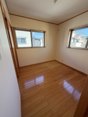 神須屋町　戸建ての洋室