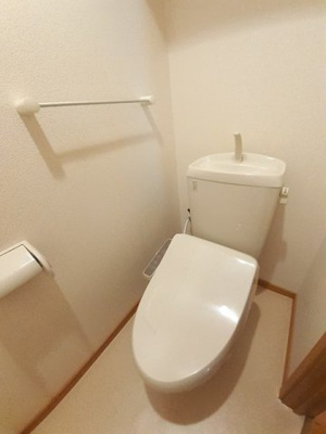 【トイレ】 | ヴィラージュ | 清潔感のあるトイレです