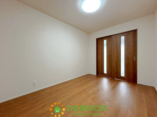古河市中田　中古一戸建ての洋室
