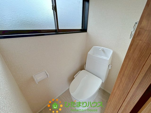 古河市中田　中古一戸建てのトイレ