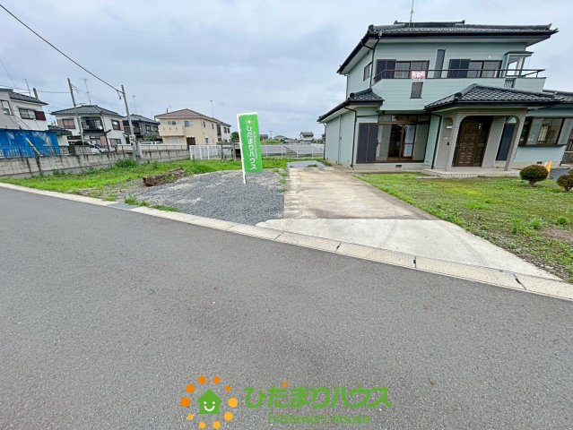古河市中田　中古一戸建ての駐車場