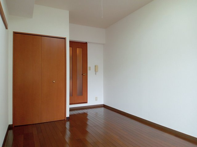 川崎市麻生区上麻生５丁目の賃貸マンションの居間・リビング