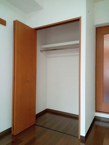 川崎市麻生区上麻生５丁目の賃貸マンションの収納