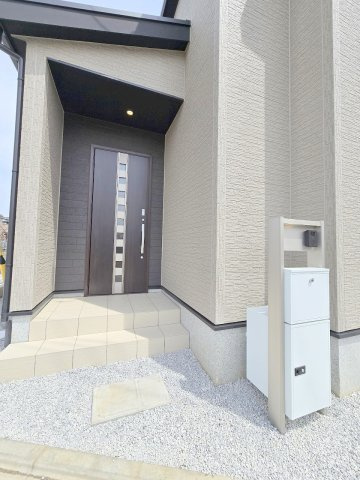 西多摩郡瑞穂町高根　全4棟の玄関