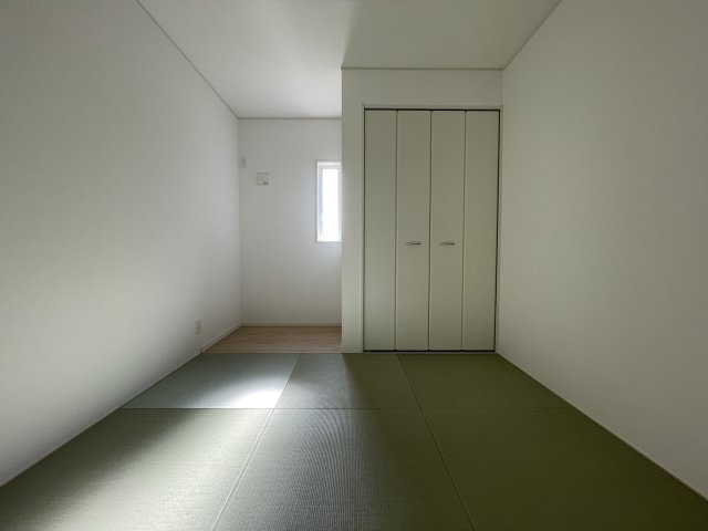 【和室】 | 【新築分譲住宅　～クレイドルガーデン～】 山形市松波　第4　☆全4棟☆ | 【Japanese style room】
家事スペースやお子様の遊び場として、または客室として、大活躍間違いなしの和室。注目されているダイヤロン畳を使用。傷みづらくダニやカビの発生も抑えてくれます◎