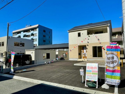 【外観】 | 【新築分譲住宅　～クレイドルガーデン～】 山形市松波　第4　☆全4棟☆ | ☆4号棟☆
４ＬＤＫ
駐車3台以上可◎
周辺環境に溶け込みやすいシンプルなデザインが魅力です！