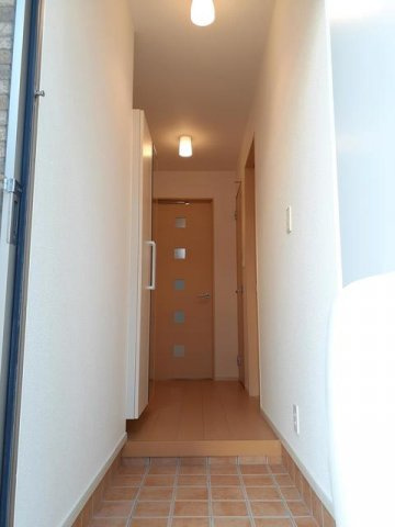 ふらん横山Ⅱの玄関|収納もある玄関です