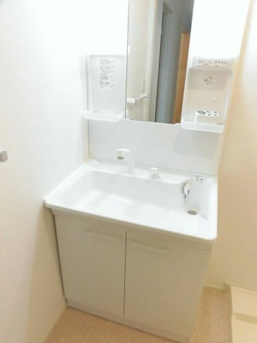 レジデンス岩田　Ａの洗面所|コンパクトで使いやすい洗面所