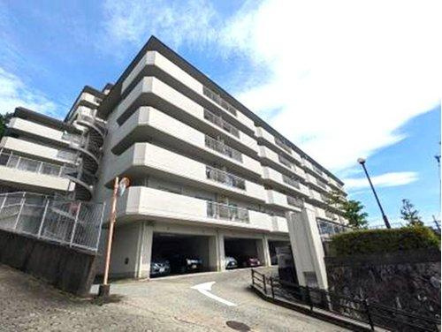 シャルム甲陽園の外観|7階から望む、開放的なパノラマ眺望
