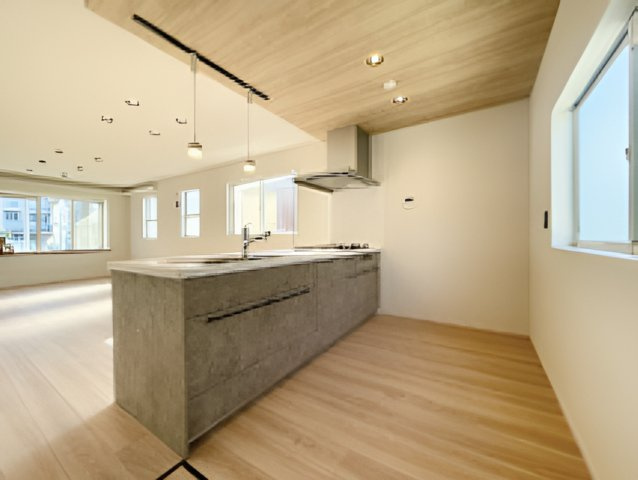 中野区江原町2丁目　新規フルリフォーム済　ゆとりの快適住まいの居間・リビング