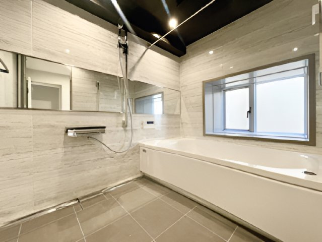 中野区江原町2丁目　新規フルリフォーム済　ゆとりの快適住まいの浴室