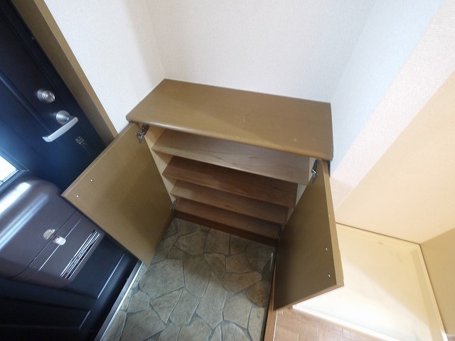 ハイツソレイユの玄関|落ち着いた玄関です