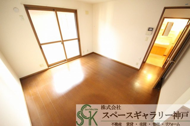 アルスクレストⅠの居間・リビング|※お部屋により仕様が異なる可能性があります。