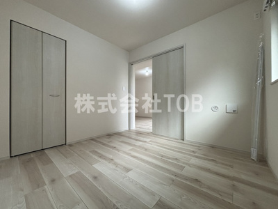 【洋室】 | ＴＨＥ　ＢＥＬＵＧＡ　世田谷　ＲＥＳＩＤＥＮＣＥ | 洋室5.3帖