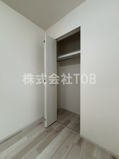 【収納】 | ＴＨＥ　ＢＥＬＵＧＡ　世田谷　ＲＥＳＩＤＥＮＣＥ | 洋室5.3帖　クローゼット