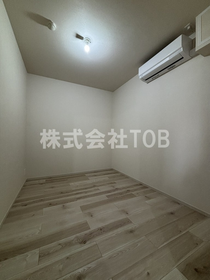 【洋室】 | ＴＨＥ　ＢＥＬＵＧＡ　世田谷　ＲＥＳＩＤＥＮＣＥ | 洋室4.2帖